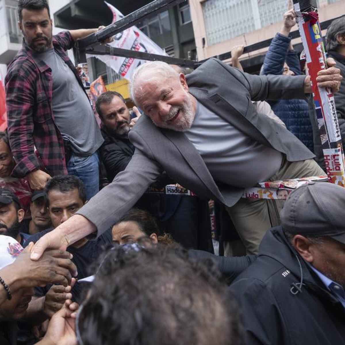 Lula close to outright win in Brazil vote | Shepparton News
