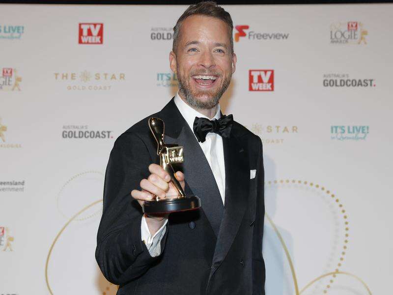 Hamish Blake, Jimmy Rees forget King's birthday gift | Kyabram Free Press