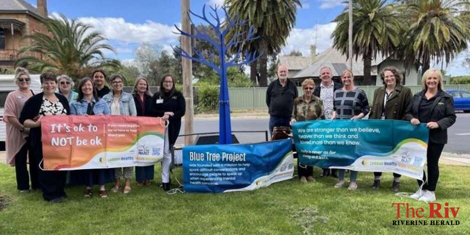 Blue tree roams for mental health awareness | Riverine Herald
