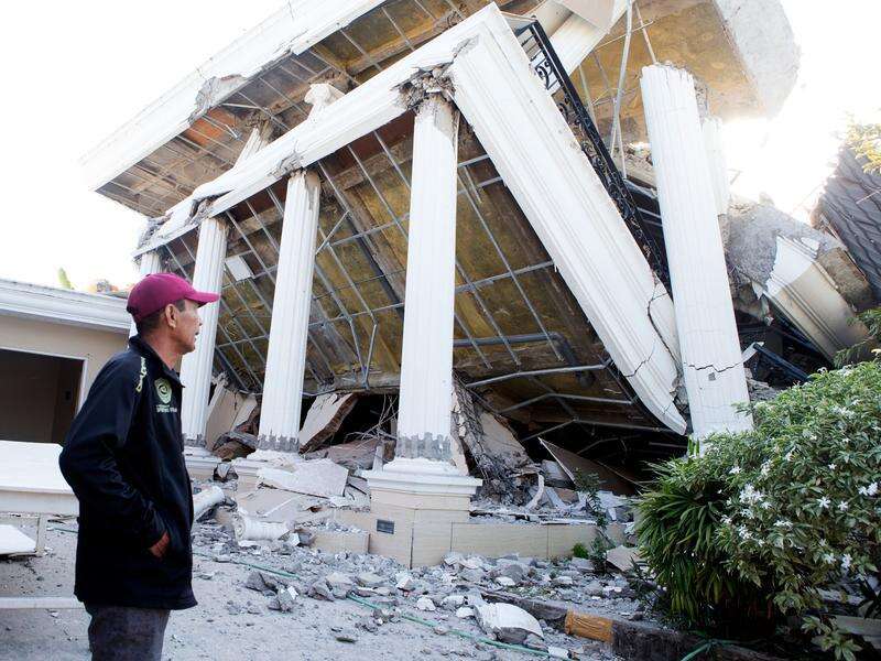 Search for Indonesia earthquake victims continues