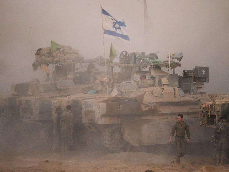 Israeli special forces capture Hamas official in raid