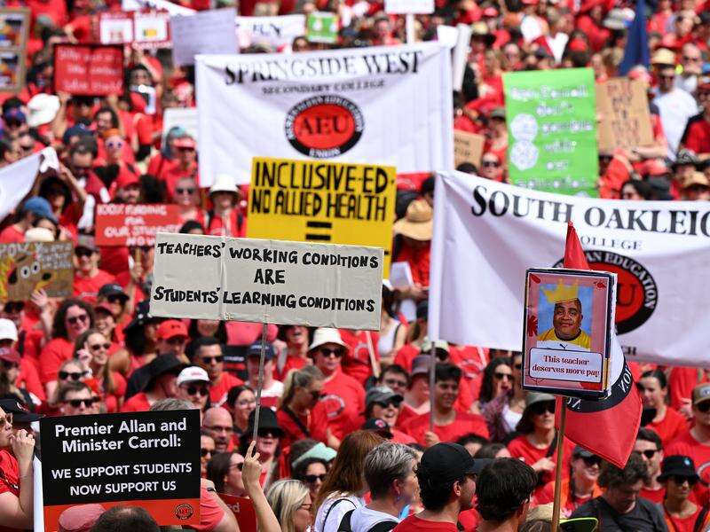 Last-ditch pay offer could halt school strike action