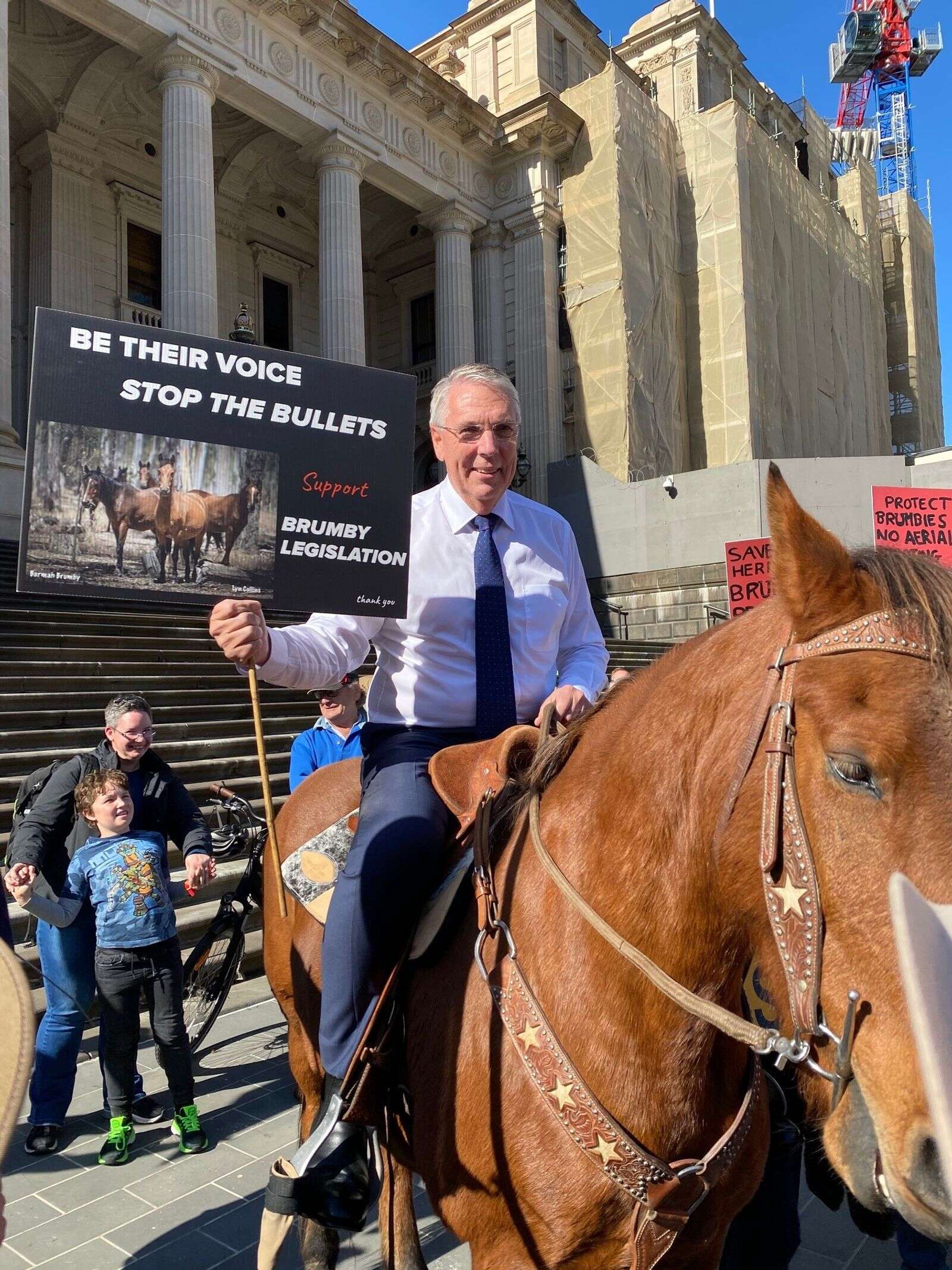 Walsh joins protests against brumby culls | Riverine Herald