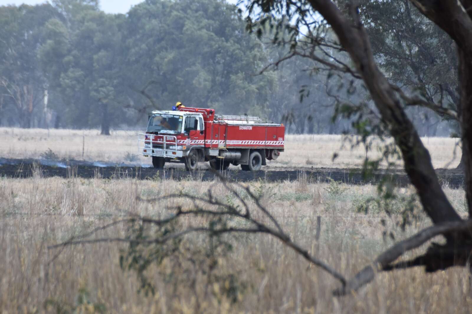 Six CFA vehicles attend grass fire at Stewarton | Benalla Ensign