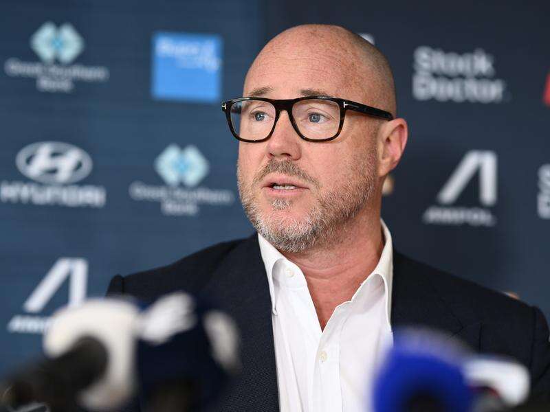 Ex-Carlton, PwC boss settles lawsuit about lewd pic