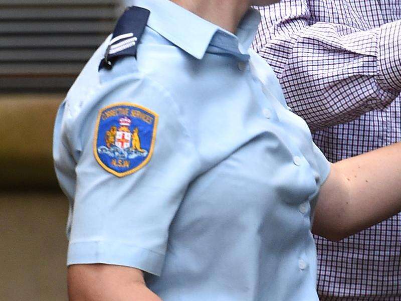 Justice dept 'victimised' prison officer | Country News