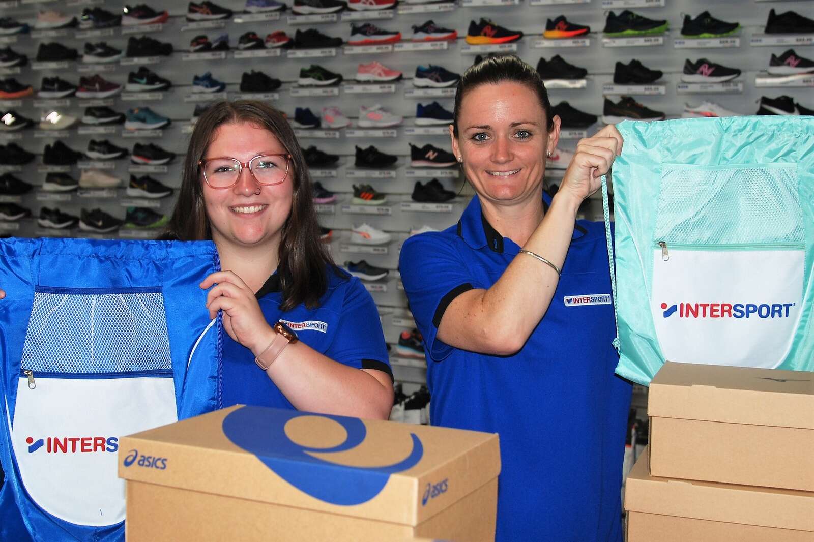 Asics intersport store