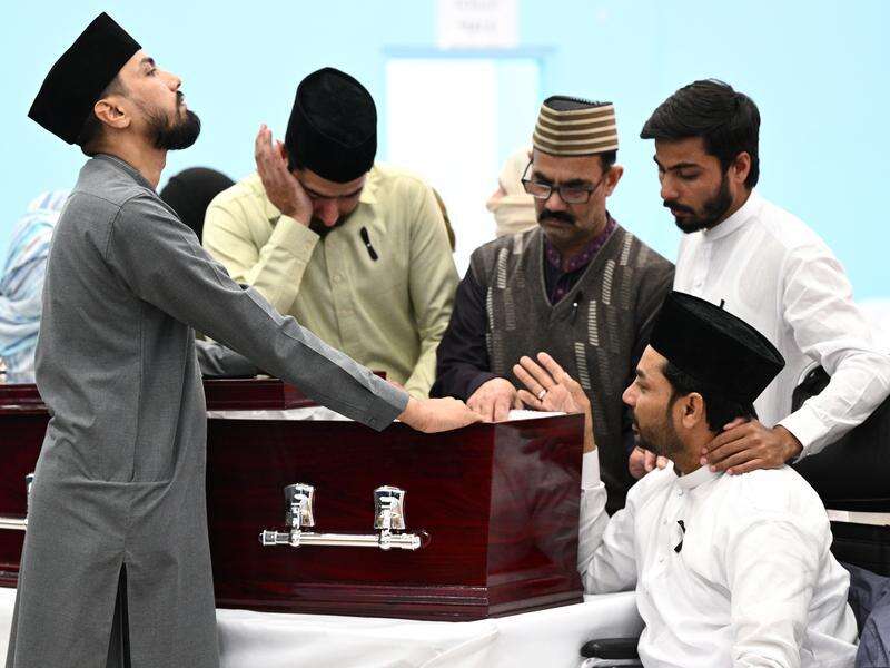 Prayers and final goodbyes for heroic security guard | Riverine Herald