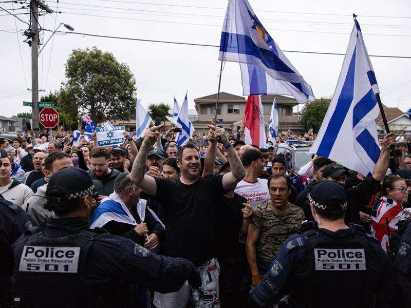Arrest made after tense protest stand-off at synagogue | Shepparton News