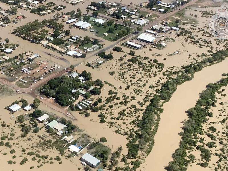 Power cut off in Qld's northwest as flood levels rise | Country News