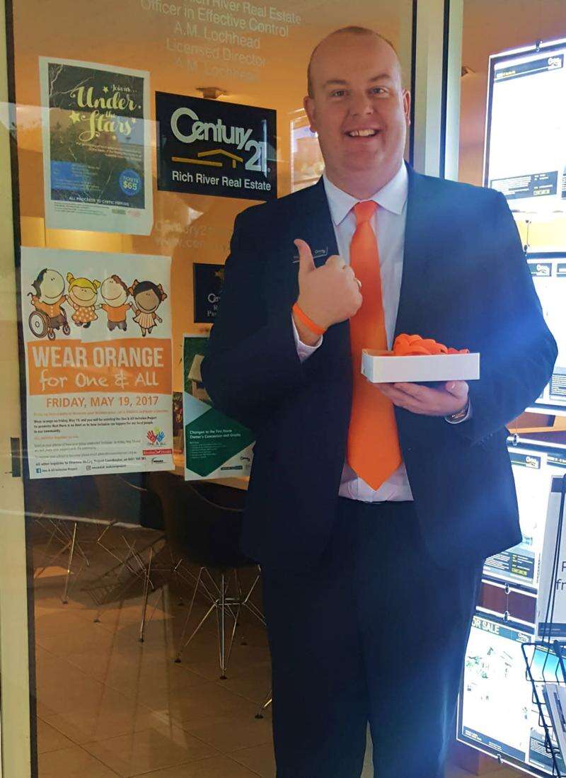 Real Estate agent Beau Lyon king of Facebook Riverine Herald