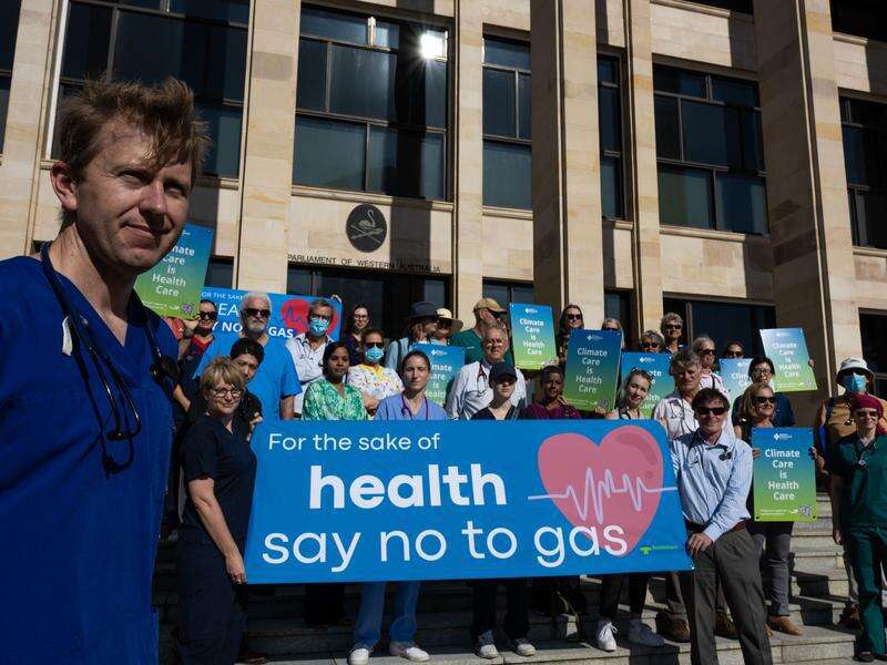 Doctors rally against new gas for the sake of health | Shepparton News