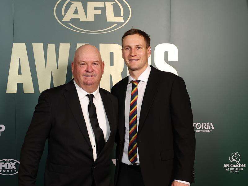 Crows skipper lauded for season after family tragedy