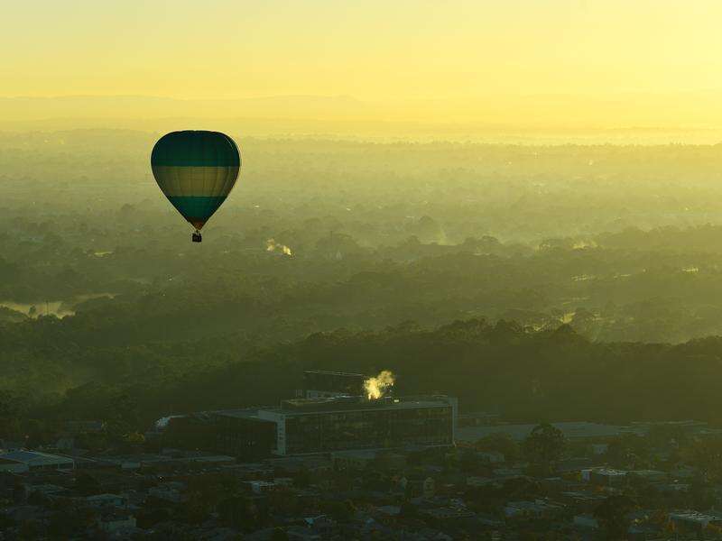 Man dead after falling from hot air balloon | Kyabram Free Press