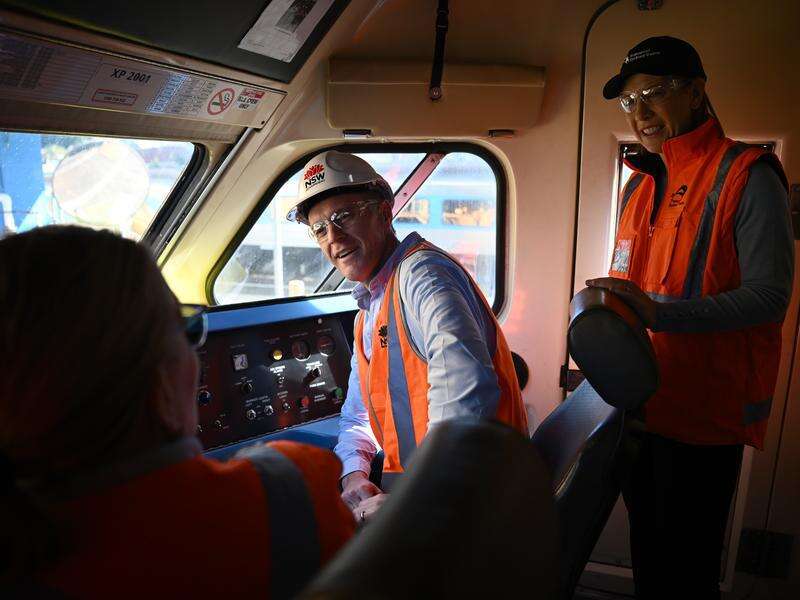 Train repair blitz 'more than a lick of paint' | Shepparton News