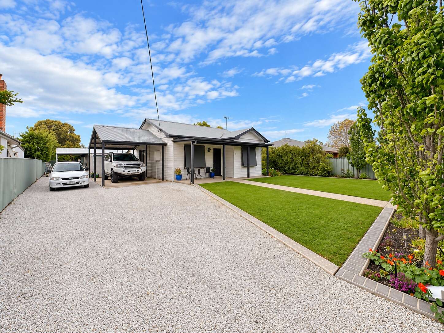 SUPERBLY PRESENTED PROPERTY WITH POOL & BIG SHED