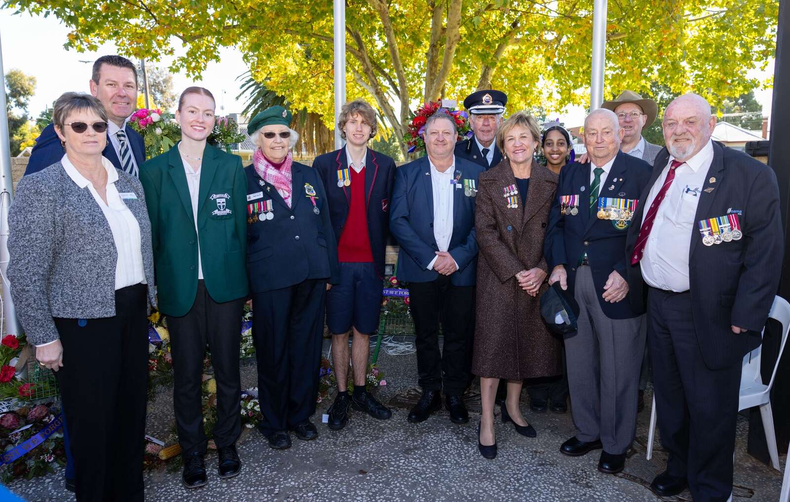 moama-comes-together-to-honour-the-anzacs-country-news