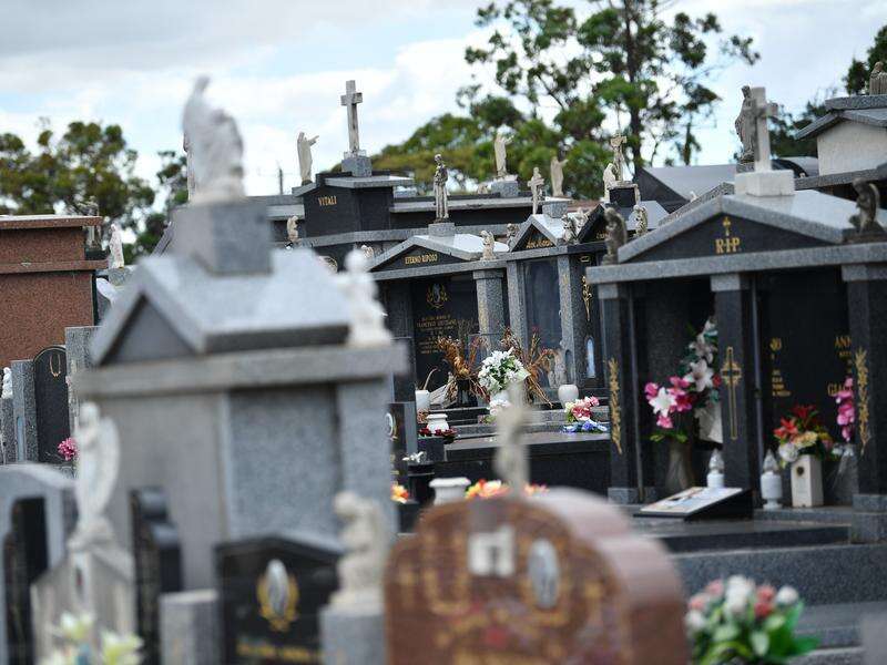 Alleged grave body snatcher skips court Dairy News Australia