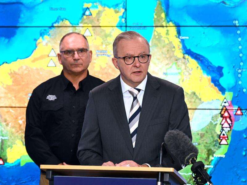 PM gains ground after 'decisive' cyclone response: poll | Cobram Courier