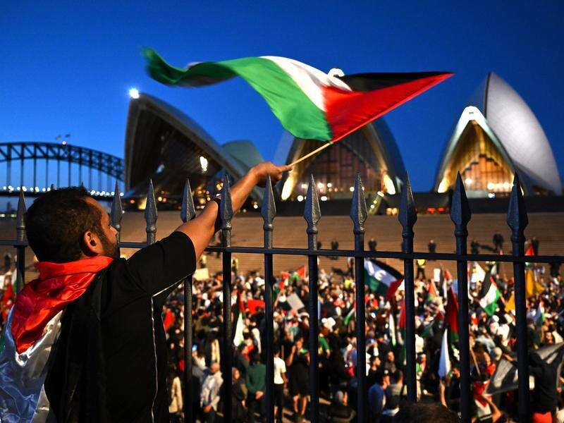 No evidence 'gas the Jews' was chanted at Opera House | Shepparton News