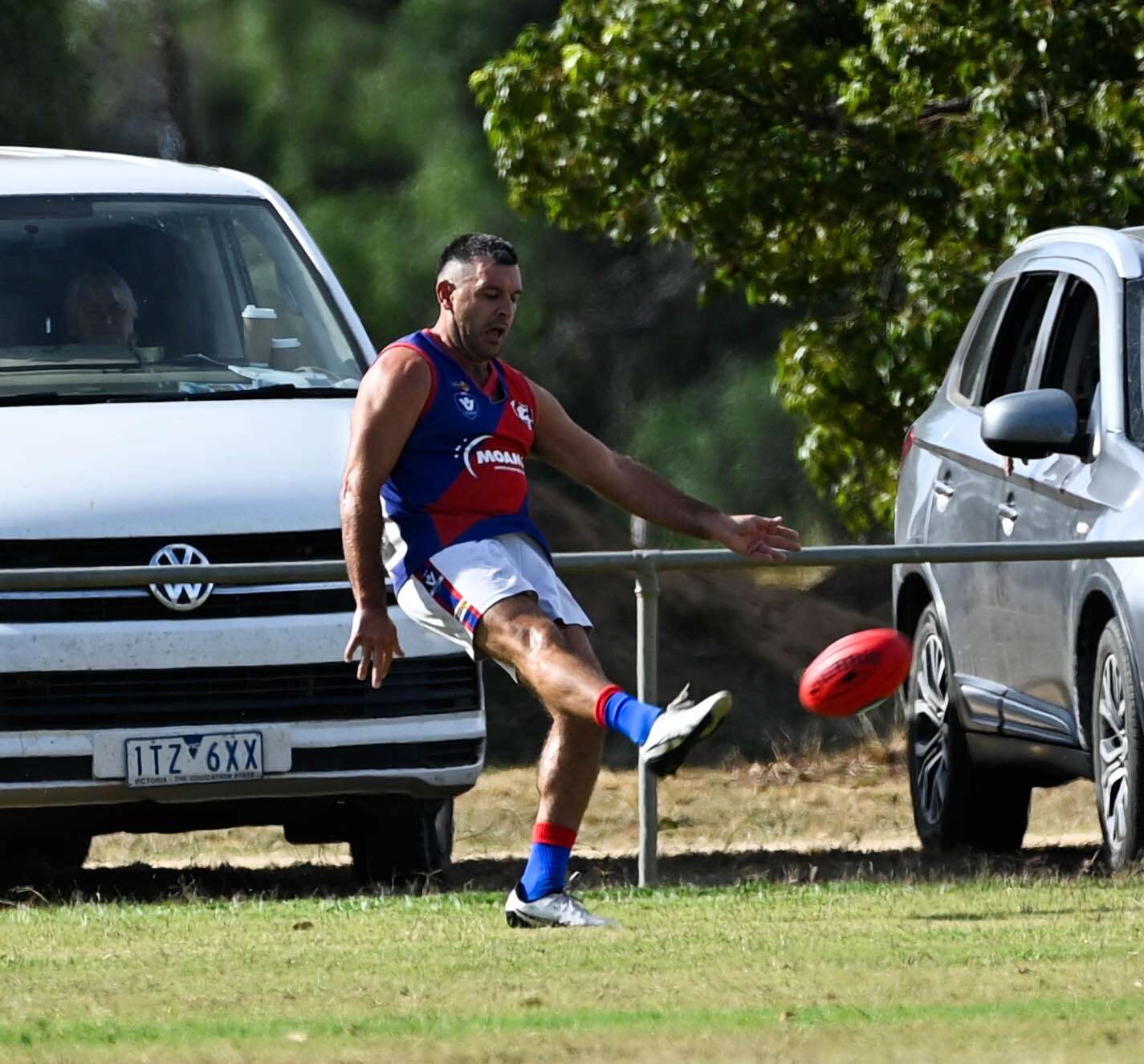 Katunga Dominates Mathoura in Strong Defensive Display