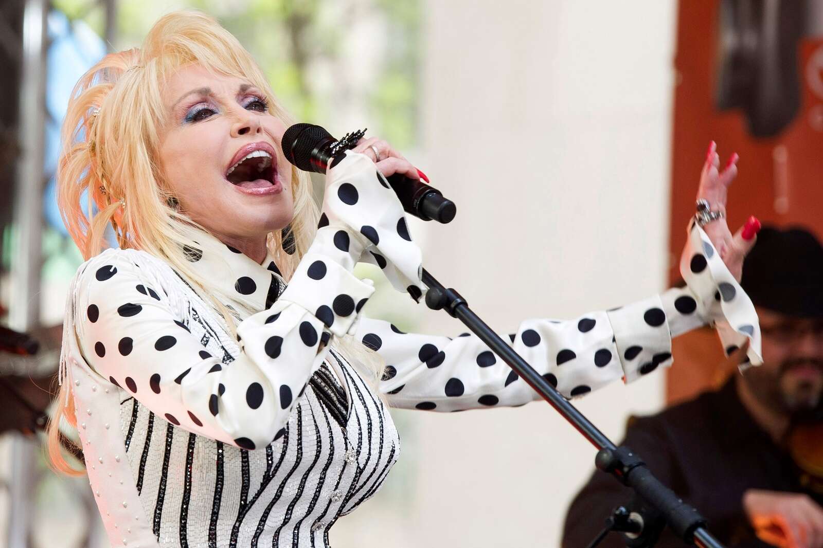 Locals share tributes to music icon Parton