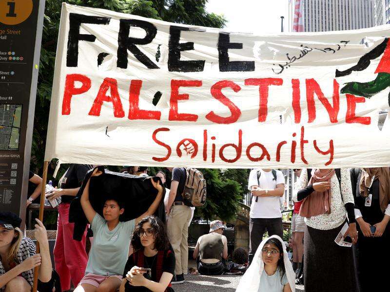 Jewish student called a pedophile for filming protest