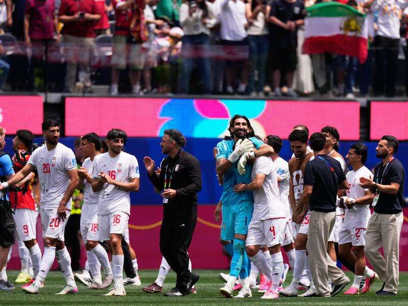 Iran squad leaves dressing room note calling for peace