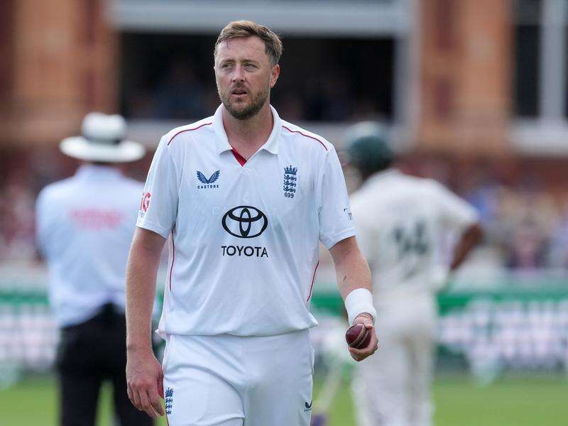 England in control at Lord's after Pakistan crumble