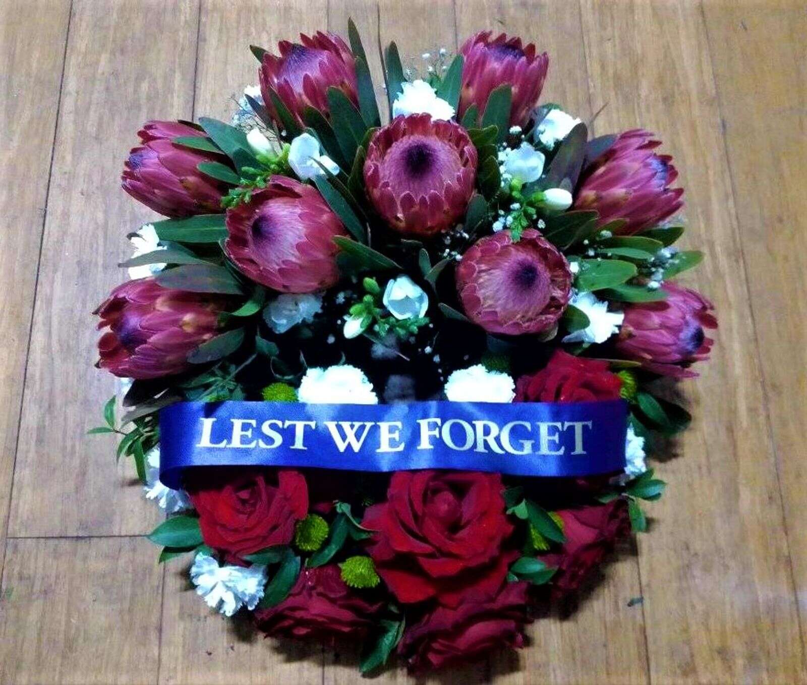 Making wreaths for Anzac services an honour for EchucaMoama florists