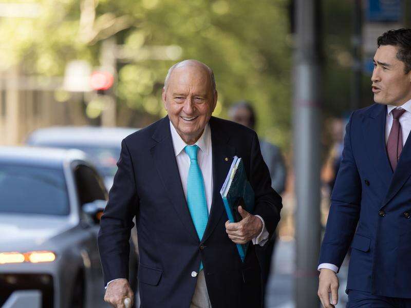 Jones's alleged teen victim denies lying about groping