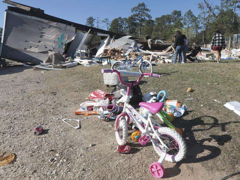 Clean up after tornadoes swept through southern US | Riverine Herald
