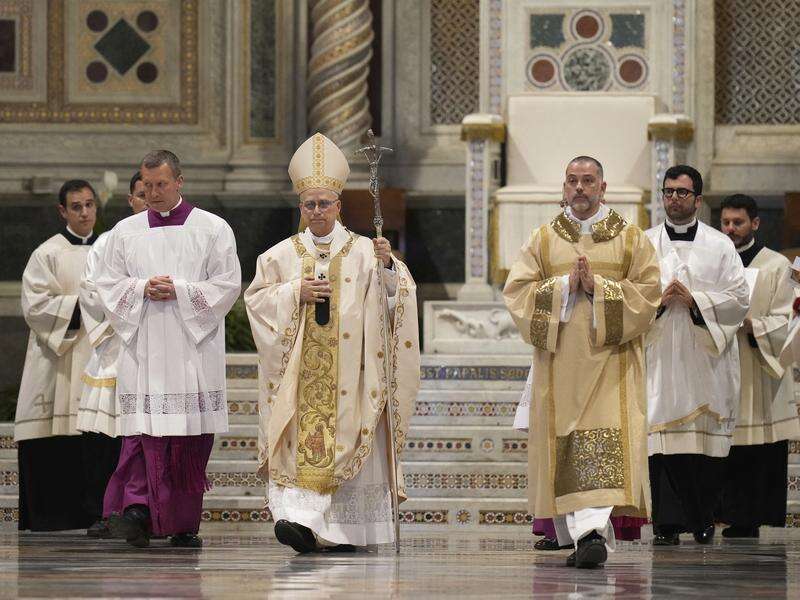 Pope Leo XIV declares 'I am Roman!' to his new flock | Shepparton News
