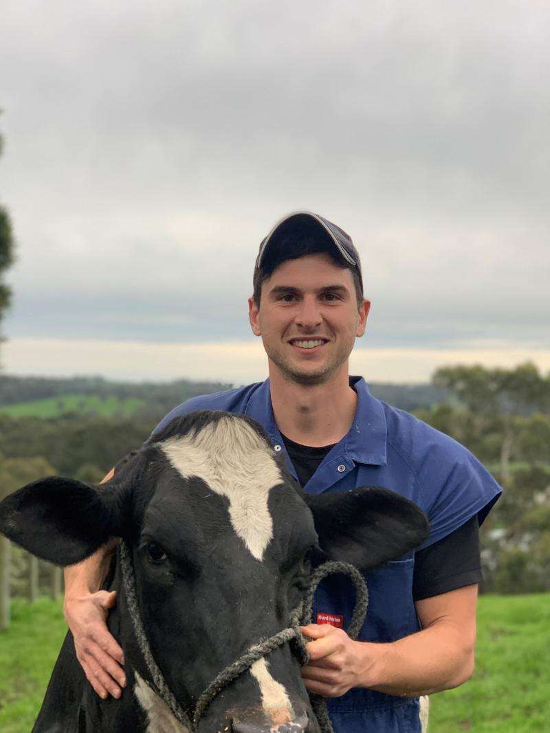 Scholarship helps young vet fulfil his dairy dreams Corowa Free Press