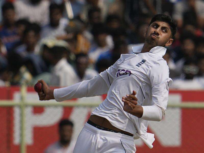 England's Bashir strikes early on debut, India 2-103 | Shepparton News
