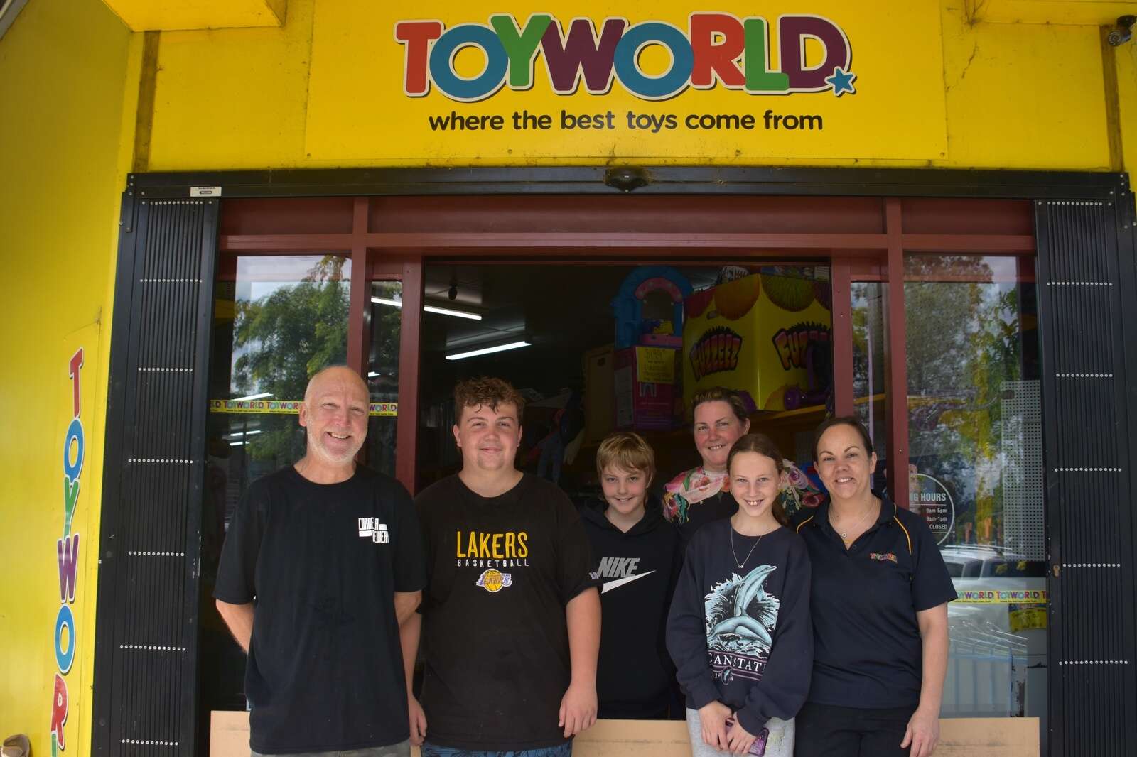 Seymour business owners thank volunteers after flooding near miss