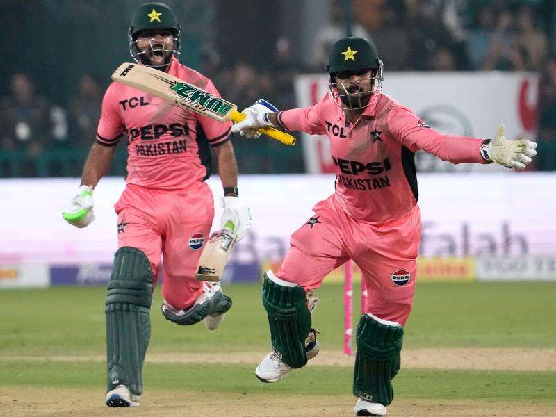 Pakistan's Shadab stuns England in last-wicket heist