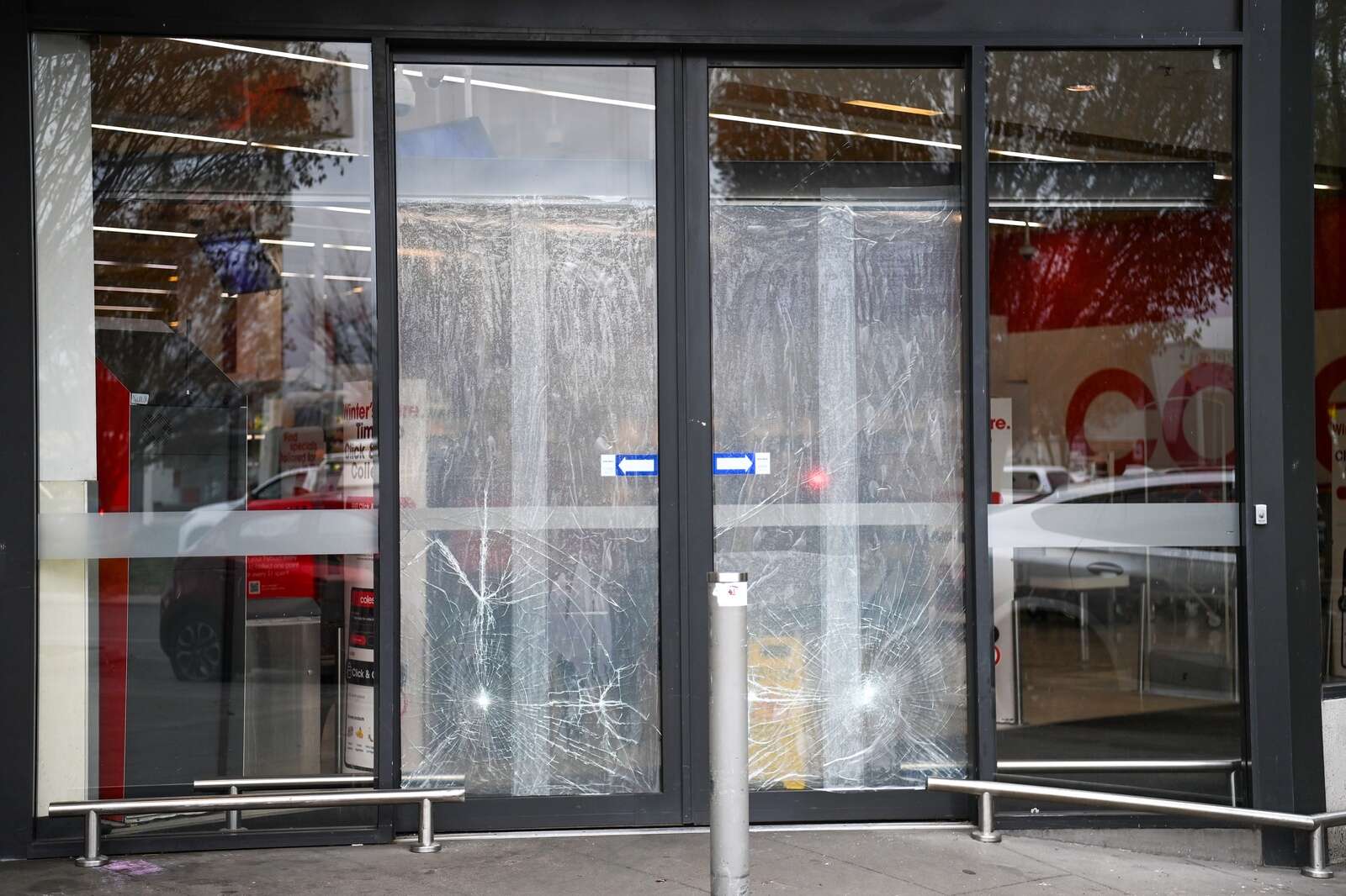 Supermarket doors smashed | Seymour Telegraph