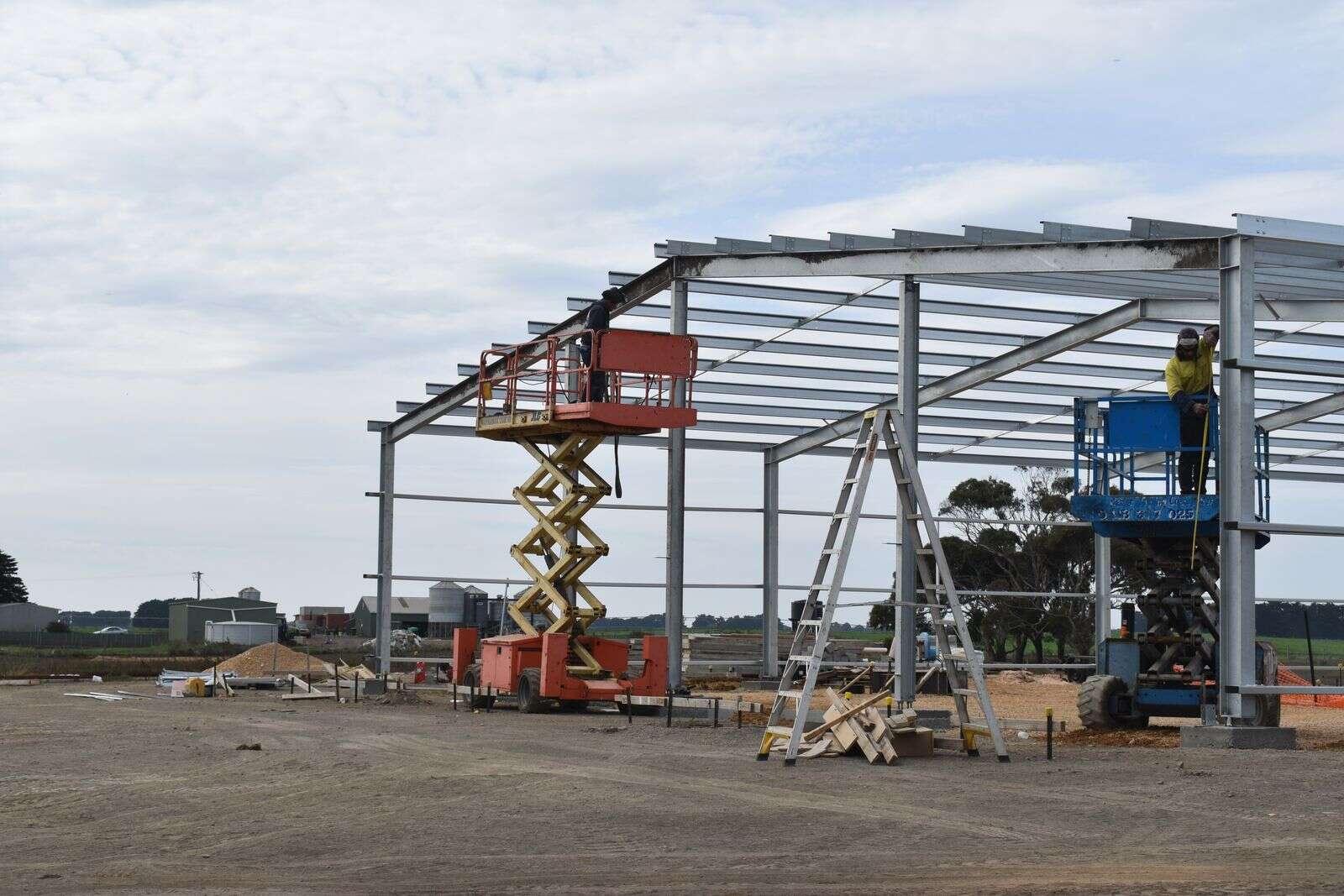 robotic-dairy-is-world-first-dairy-news-australia
