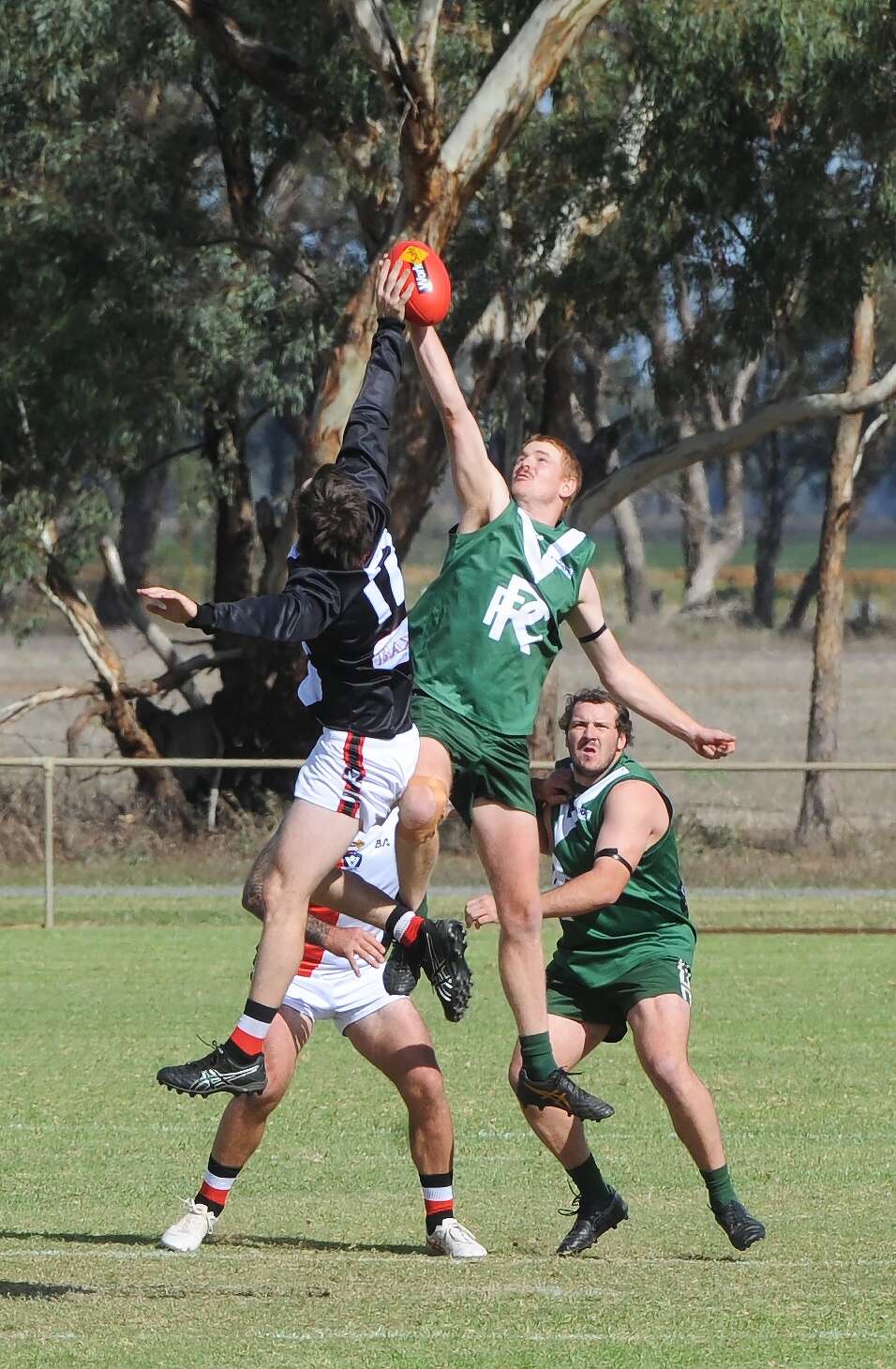 Hoppers competitive despite injuries | Campaspe News