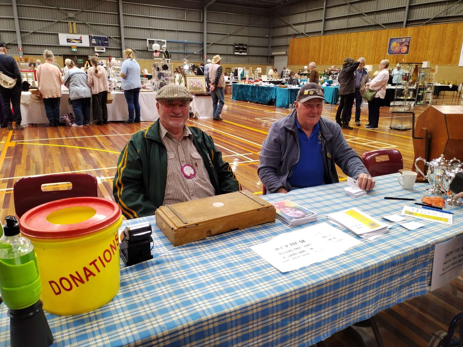 Lions antique and collectables fair draws visitors to Rose City ...