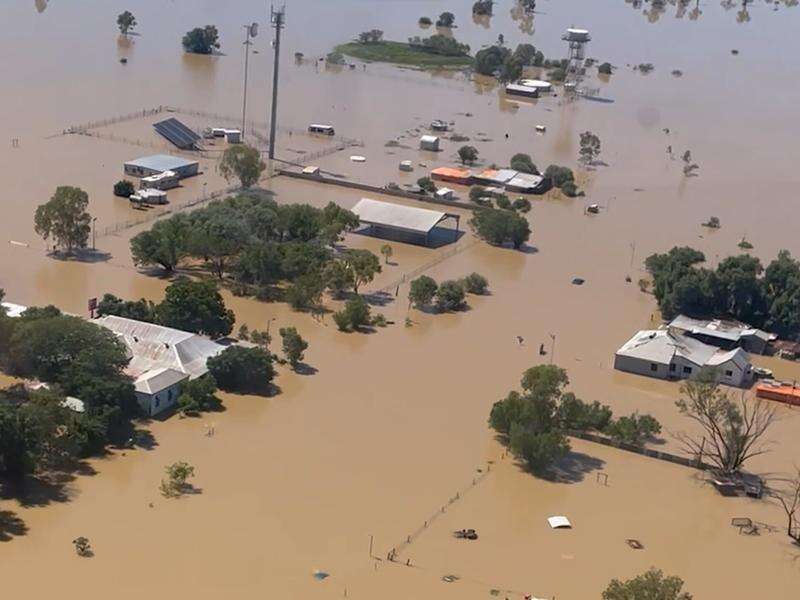 Flood victims wait to return home amid pleas for help | Kyabram Free Press