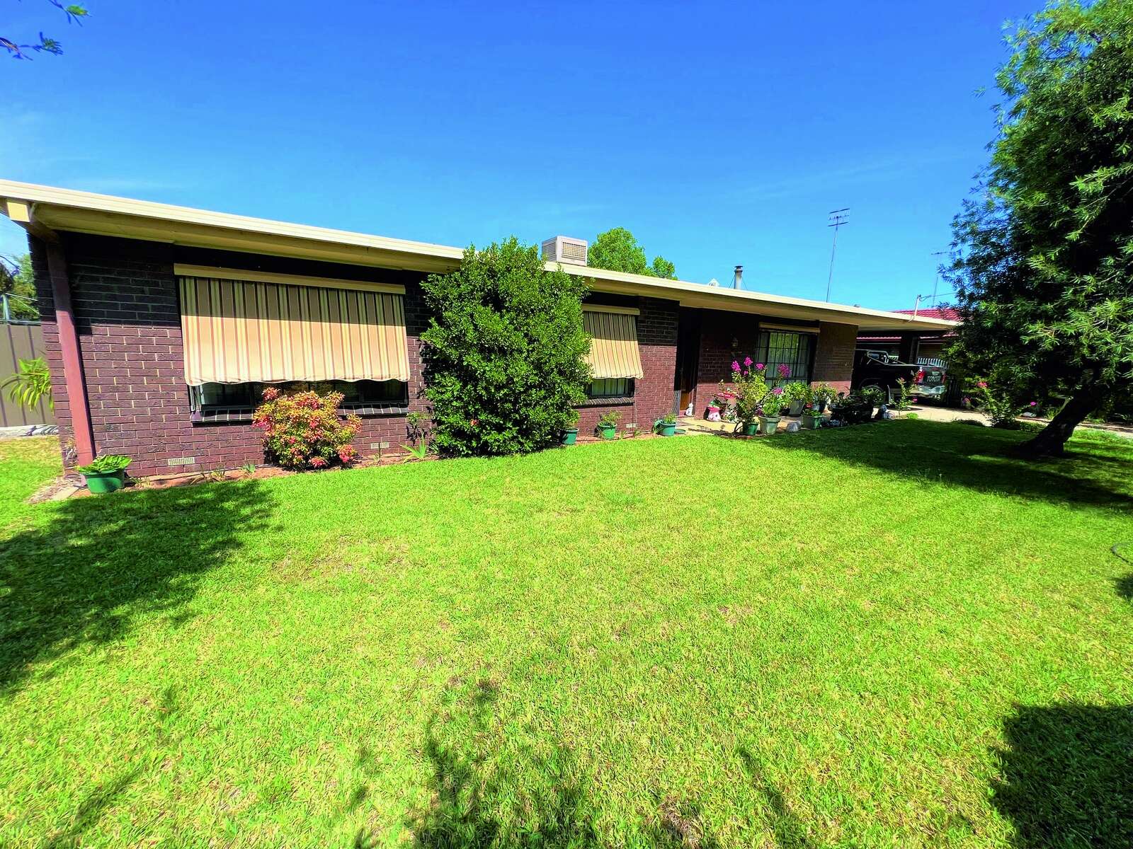 Brick veneer on corner block - a great investment! | Deniliquin ...