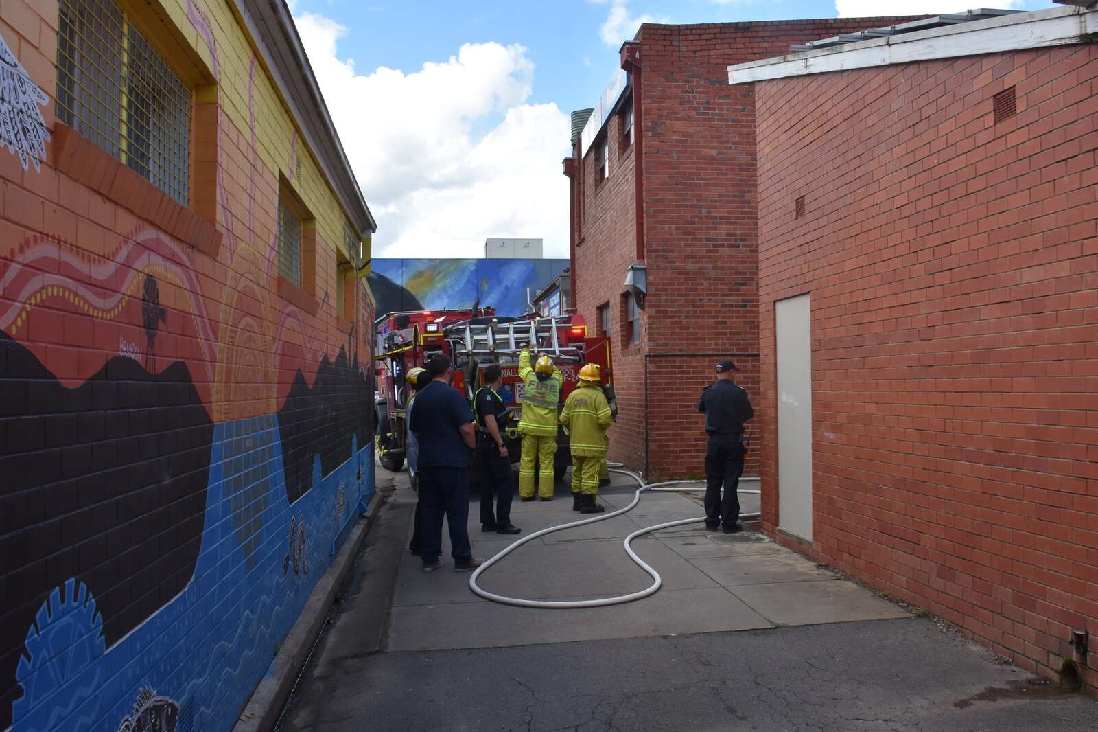 Benalla businesses evacuated after roof fire Deniliquin Pastoral Times