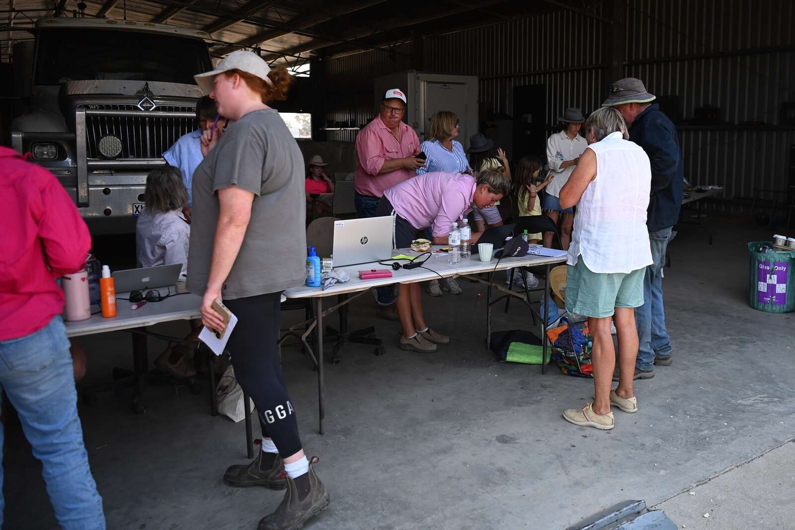 Community rallies for mobile kitchen to aid emergency responders