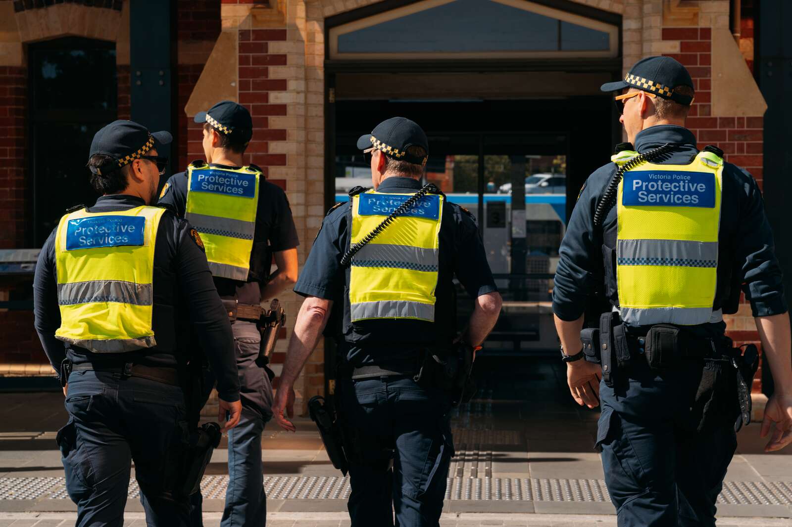 Police seize 900 car key cloning devices in crackdown | Shepparton News