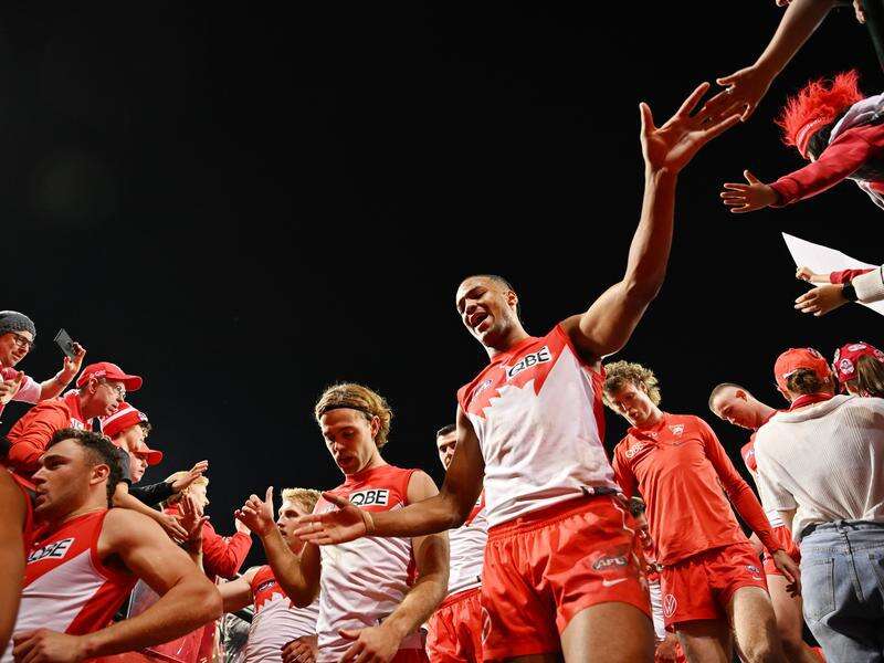 AFL finals race heats up as Kangaroos break through | Kyabram Free Press