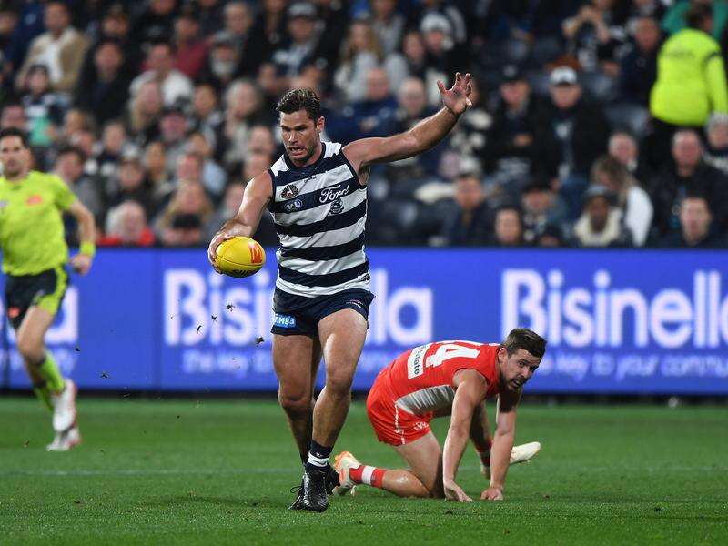 Geelong smash Swans to cap off AFL flag unveiling | Country News