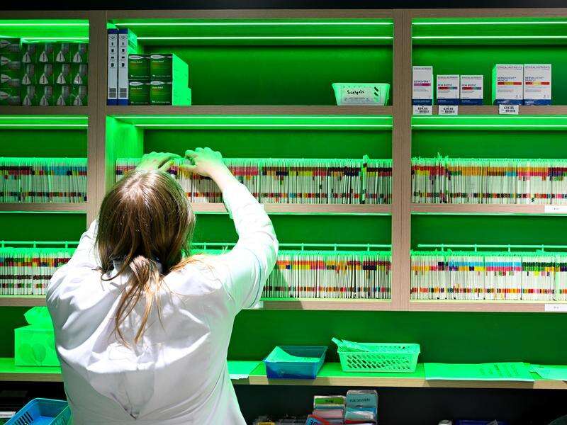 'Patients miss out': calls for reform to pharmacies