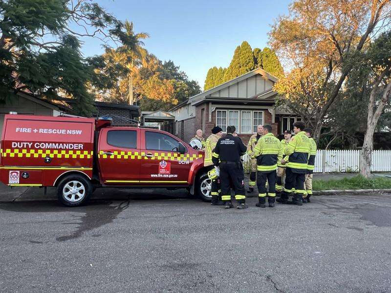 Man dead in house fire amid search for younger relative | Country News
